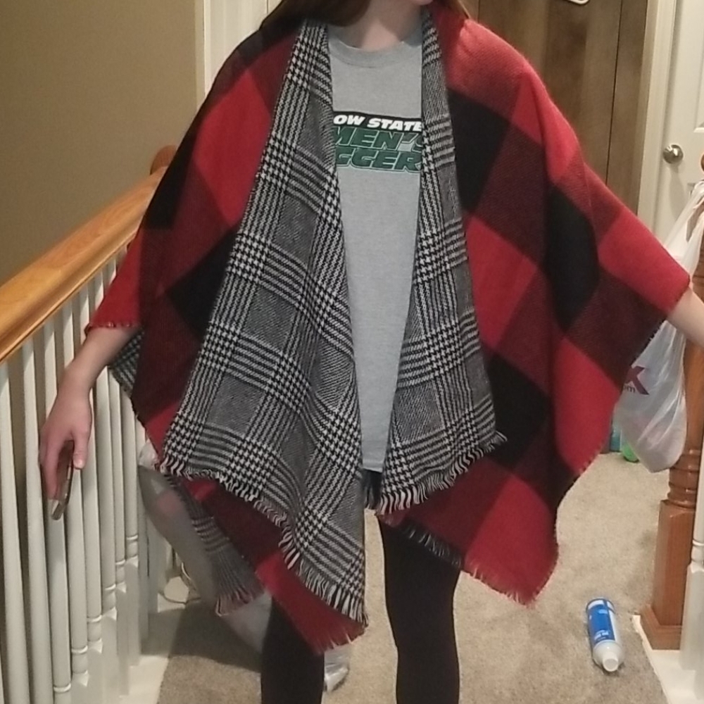 NWT maurice's scarf/sweater